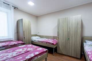 Хостелы Colorhostel Киев Кровать в общем номере для мужчин с 4 кроватями-3